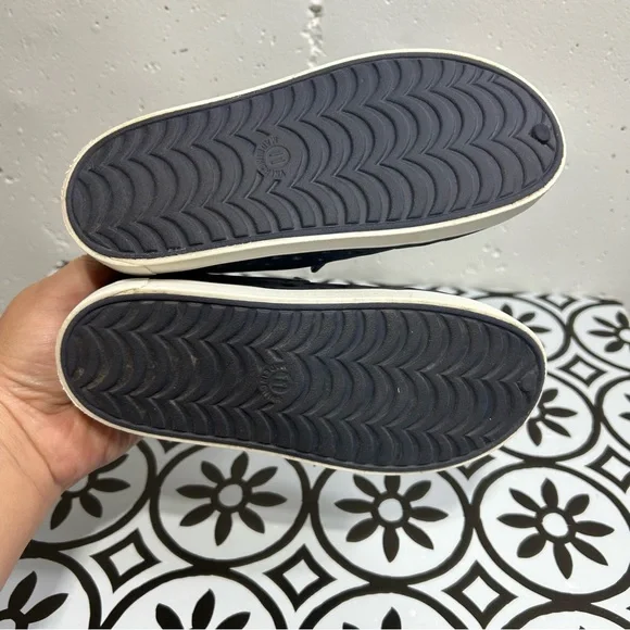 Old Navy Toddler Boys Blue Slip-On Water Shoes 11 - Picture 6 of 6
